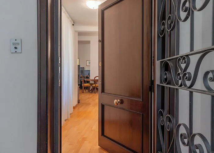 Housmart Cartoleria 8 *