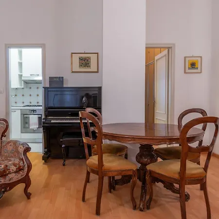 Housmart Cartoleria 8 Bolonia