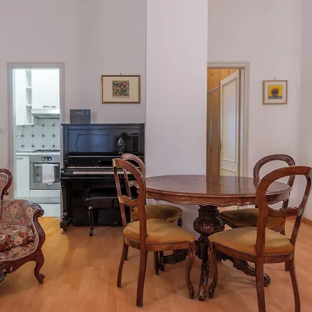 Housmart Cartoleria 8 *