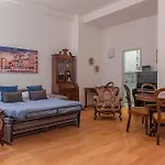 Апартаменты Housmart Cartoleria 8 *